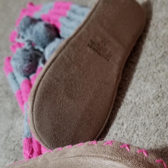SOLD-Warm+Cozy-VICTORIA'S SECRET Pink Grey Striped Pom Knitted MukLuk Slippers - Picture 8 of 8